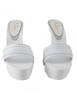 ALL WHITE CLOGS
