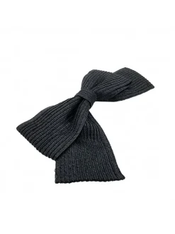 BLACK BOW WITH PIN