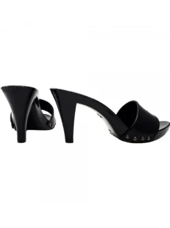 BLACK CLOGS IN LEATHER