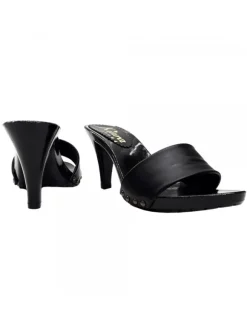 BLACK CLOGS IN LEATHER