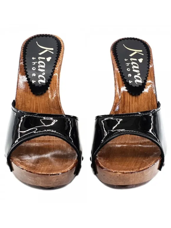 BLACK PATENT LEATHER CLOGS LATEX