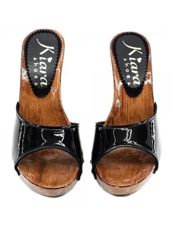 BLACK PATENT LEATHER CLOGS LATEX
