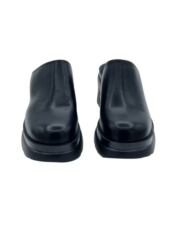 BLACK SABOTS WITH HEEL 8 CM