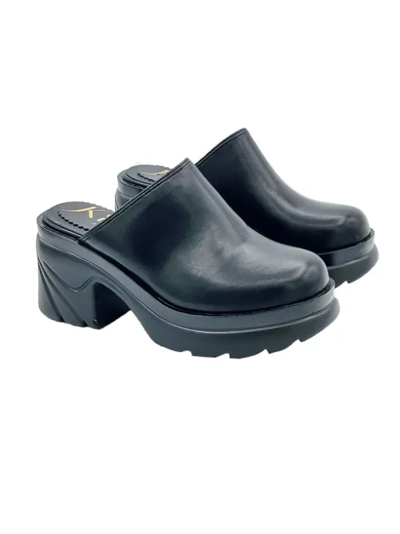 BLACK SABOTS WITH HEEL 8 CM