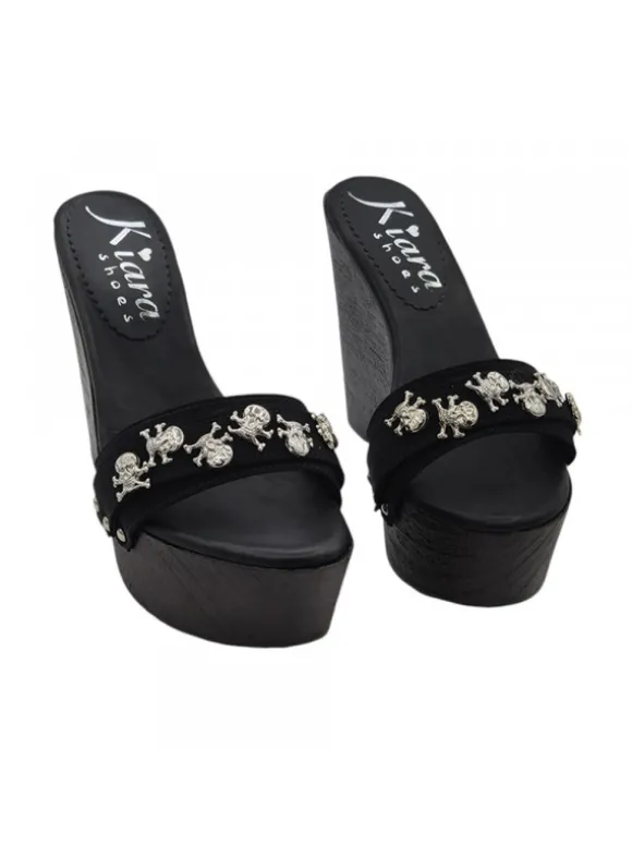 BLACK WEDGE WITH SILVER SKULLS