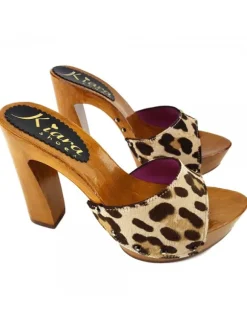 BROWN CLOGS