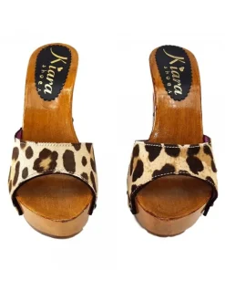 BROWN CLOGS