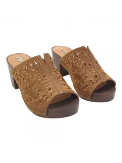BROWN CLOGS IN LACE WITH COMFORTABLE HEEL