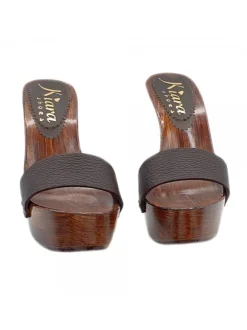 BROWN CLOGS IN LEATHER