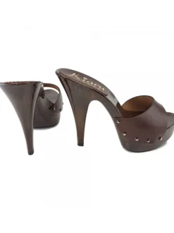 BROWN WOMAN CLOGS HEEL