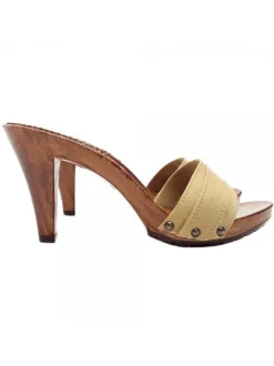 CLOGS IN OCHER