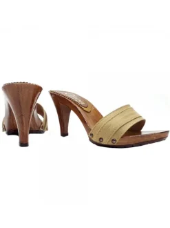 CLOGS IN OCHER