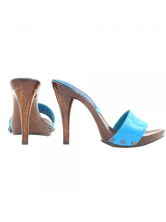 CLOGS WITH TURQUOISE PATENT BAND AND HEEL 12