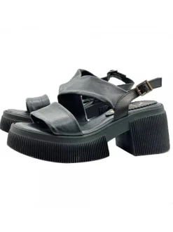 COMFORTABLE BLACK LEATHER PLATFORM SANDALS