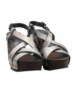 COMFORTABLE CLOGS WITH CROSSED LEATHER BANDS AND STRAP