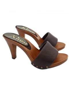 HEEL CLOGS IN DARK BROWN LEATHER