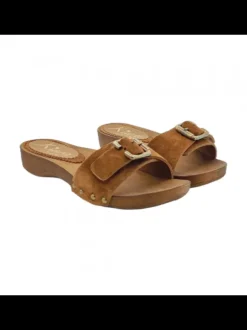 LOW CLOGS IN BROWN SUEDE & BUCKLE