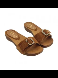 LOW CLOGS IN BROWN SUEDE & BUCKLE