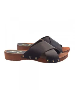 LOW CLOGS WITH CROSSED LEATHER BANDS