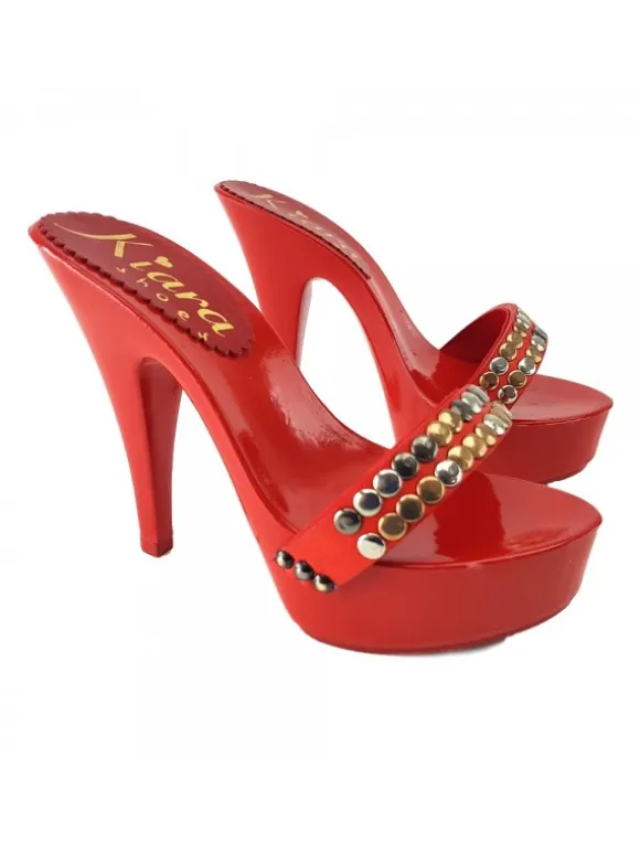 RED LACQUERED CLOGS