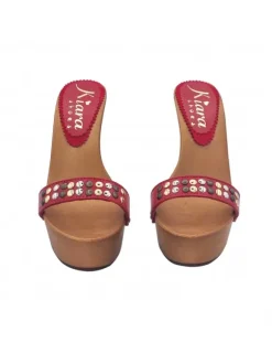 RED STUDS CLOGS