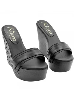 STUDS PLATFORM SANDALS