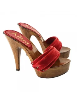 VELVETS IN RED CLOGS
