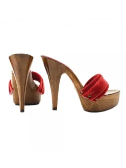 VELVETS IN RED CLOGS