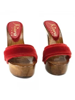VELVETS IN RED CLOGS