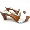 WHITE CONFORT CLOGS