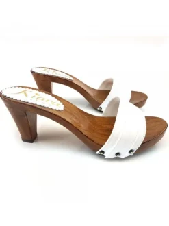 WHITE CONFORT CLOGS