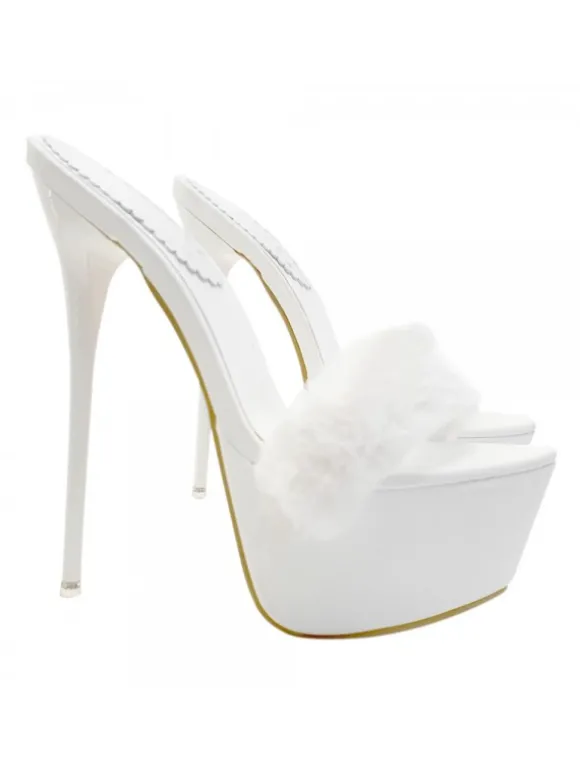 WHITE PATENT CLOGS WITH VERY HIGH FUR