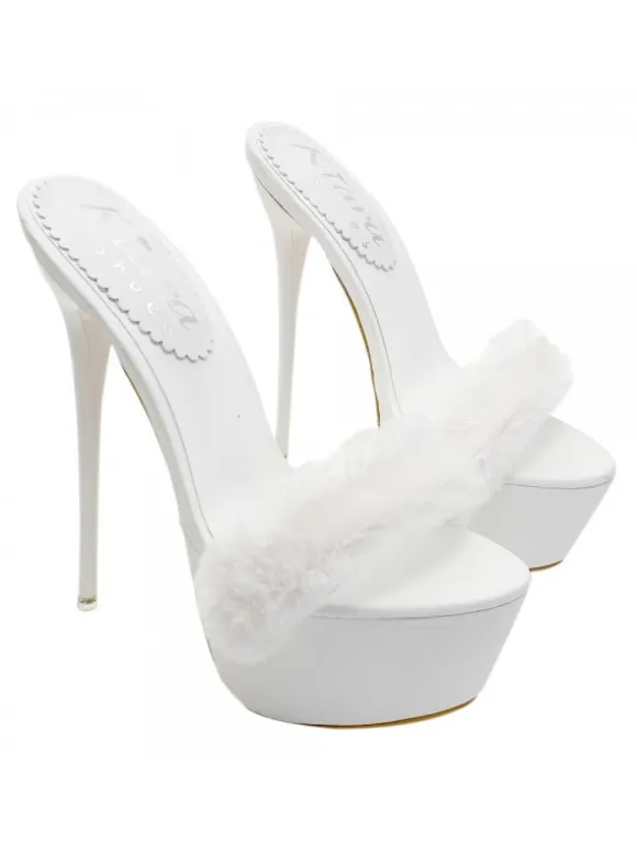 WHITE PATENT CLOGS WITH VERY HIGH FUR